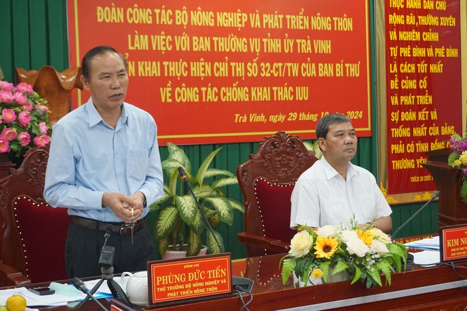 Deputy Minister Phung Duc Tien said that localities must focus on removing the EC's 'yellow card.' Photo: Ho Thao.