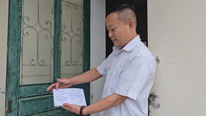 Bac Ha Veterinary Station keeps the vaccination stubs of the dogs that were given to the people. Photo: H.D.