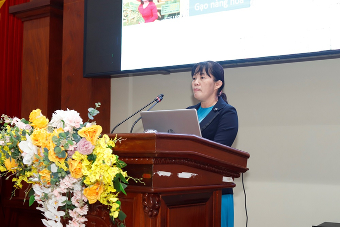 Ms. Dao Thi Thanh Xuan from the Import and Export Department of Ministry of Industry and Trade. 