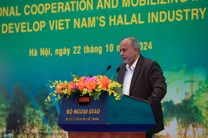 Dr. Mohamed Jinna, CEO of the Halal Authority of India, shares his expertise and the potential for collaboration in the Halal sector with Vietnam. Photo: Tung Dinh.