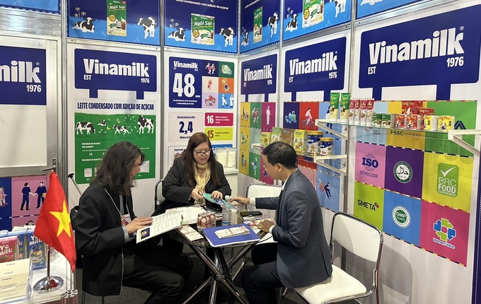 Focusing on emerging markets and participating in global supply chains has enabled Vinamilk to expand its export market to regions such as Australia and South America. Photo: Duc Trung.