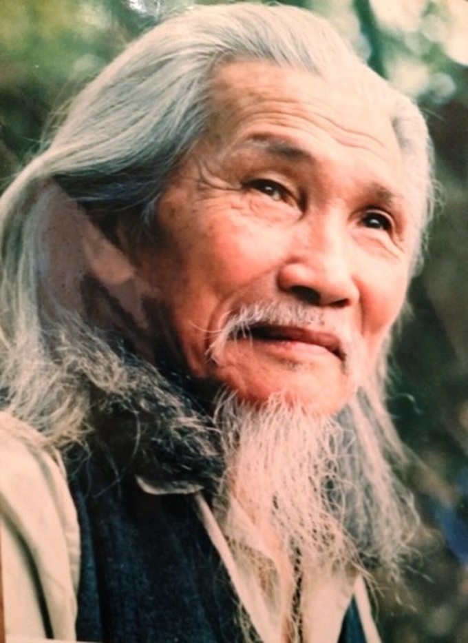 Nhà thơ Hữu Loan (1916-2010).