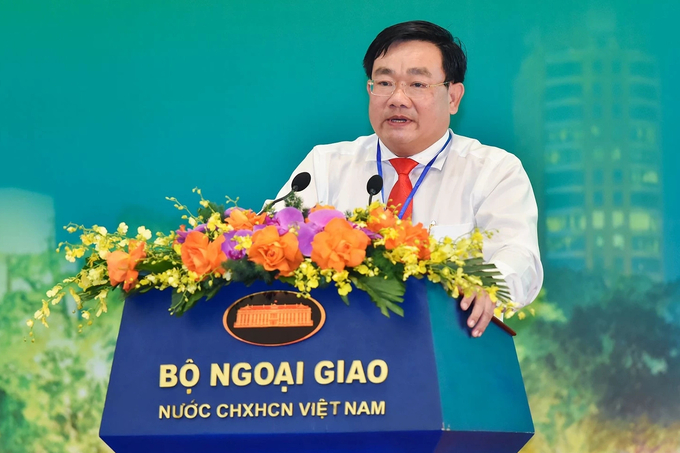 Mr. Trinh Minh Hoang, Vice Chairman of the Ninh Thuan Provincial People's Committee, shares insights on the potential for tapping into the Halal market in the province. Photo: MOFA.