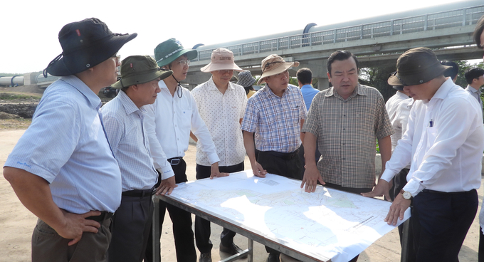 Lãnh đạo tỉnh Tây Ninh khảo sát, lập phương án phòng chống thiên tai. Ảnh: Trần Trung.