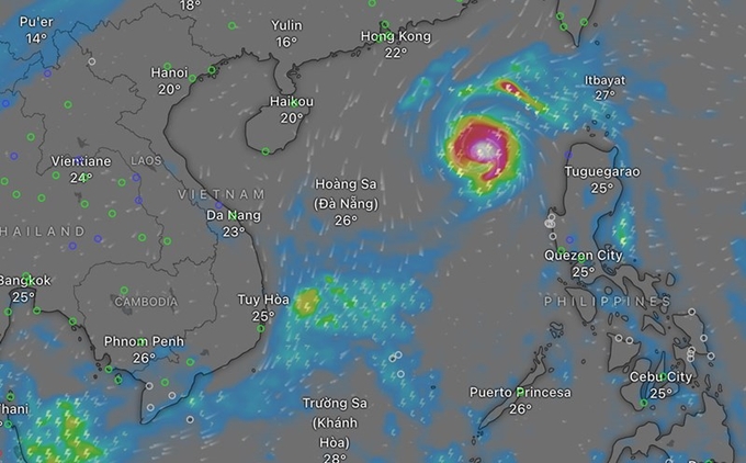 Mắt bão Yinxing đổ bộ vào Biển Đông.