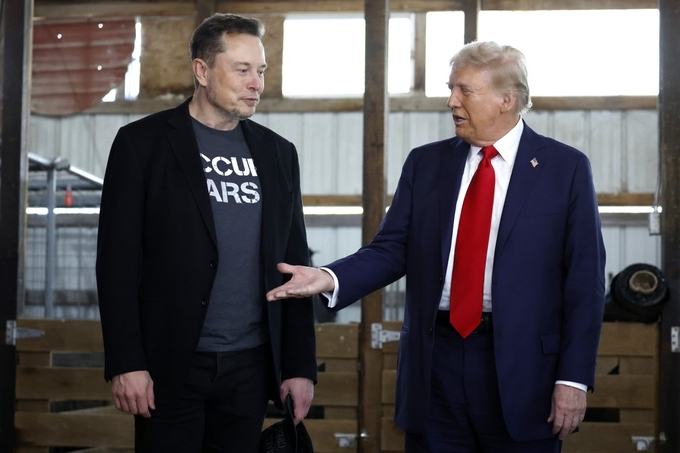 CEO Tesla Elon Musk vận động tranh cử cùng ông Donald Trump tại Butler, Pennsylvania, hồi tháng 10/2024. Ảnh: Getty.