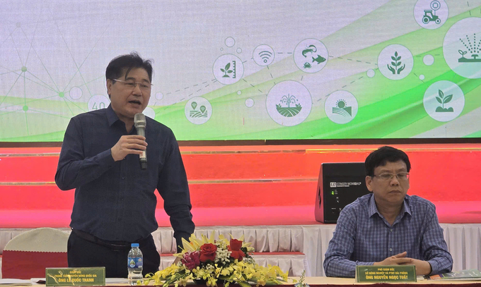 Le Quoc Thanh, General Director of the National Agricultural Extension Center, delivering a speech at the seminar. Photo: Dinh Muoi.