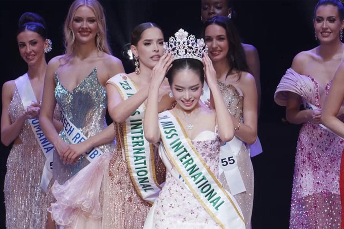 Hoa hậu Huỳnh Thị Thanh Thuỷ xuất sắc đăng quang ngôi vị cao nhất tại cuộc thi Miss International - Hoa hậu Quốc tế 2024. Ảnh: Phương Thảo.