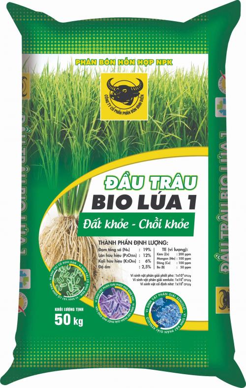 Phân Đầu Trâu Bio-Canxi là loại phân cung cấp canxi và vi sinh vật có lợi cho đất; giúp đuổi mặn, hạ phèn, gia tăng pH đất; phân hủy nhanh rơm rạ trên ruộng, hoàn trả lại dinh dưỡng cho đất. Ảnh: Bảo Vệ.