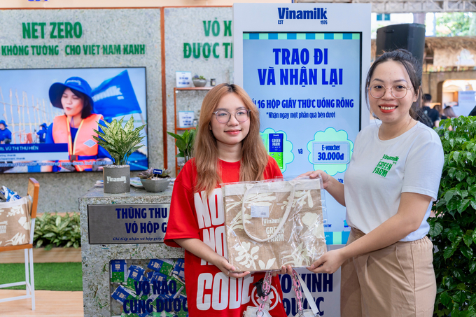 'Over 3,000 boxes were brought to the festival on the first morning, and the event was attended by a number of students and children. Some people carried nearly one hundred boxes', the corporation is pleased to see the youth and kid's increased awareness of recycling and environmental issues, which has inspired adults to participate.