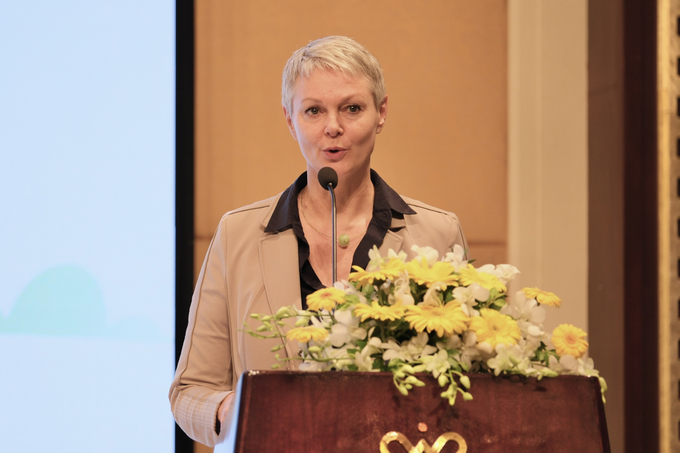 Mrs. Hilde Solbakken, the Norwegian Ambassador in Vietnam, expressed admiration for the project's accomplishments. Photo: Quynh Chi.