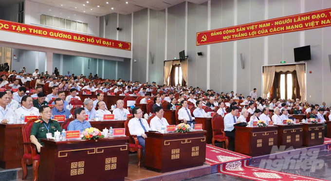 Các đại biểu về tham dự Hội thảo khoa học '200 ngày tập kết ra Bắc tại Cà Mau - tầm nhìn chiến lược và giá trị lịch sử'. Ảnh: Trọng Linh.