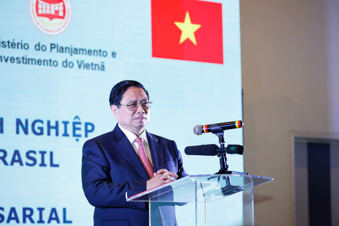 Prime Minister Pham Minh Chinh speaks at the Vietnam-Brazil Business Forum. Photo: VGP.