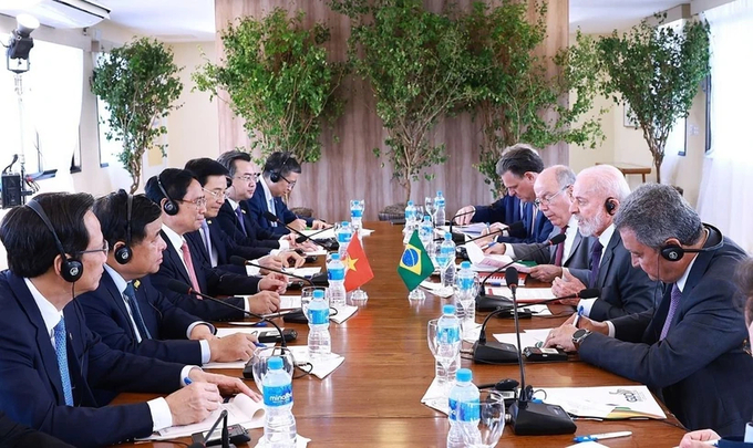 Prime Minister Pham Minh Chinh meets with Brazilian President Luiz Inácio Lula da Silva. Photo: VNA.