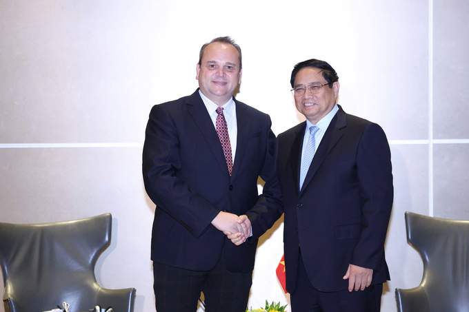 Prime Minister Pham Minh Chinh received Mr. Roger Zen, Chairman of Oceanside One Trading LLC.