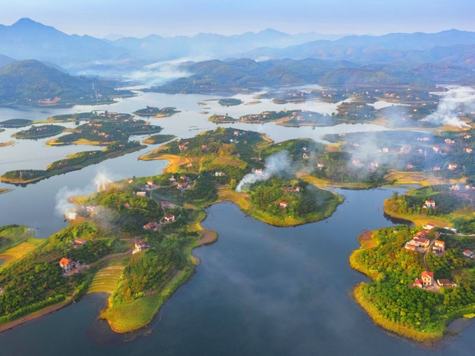 The Cam Son Reservoir construction began in February 1966 and started storing water by the end of July 1969. In 1974, the main infrastructure of the Cam Son Reservoir and the upgraded and expanded components of the Cau Son Irrigation System were officially handed over for operation. Photo: Tung Dinh.