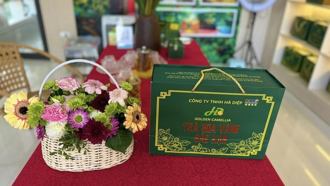 The golden camellia tea product, owned by Ha Diep Co., Ltd., shows strong potential for export in the near future. Photo: Son Lam.