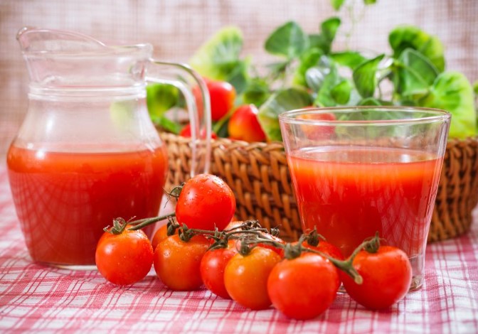 Cà chua rất giàu vitamin C cũng như lycopene, một loại caroten chống oxy hóa có lợi, có nhiều đặc tính tăng cường sức khỏe. Ảnh: Internet.