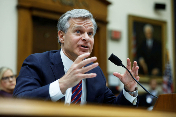 Giám đốc FBI Christopher Wray phát biểu tại một phiên điều trần của Ủy ban Tư pháp Hạ viện hồi tháng 7/2023. Ảnh: Reuters.