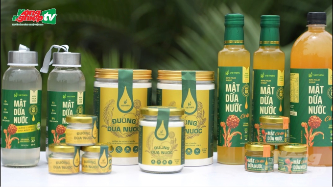 Vietnipa has three product lines, including Nipa palm honey, concentrated Nipa palm honey, and Nipa palm sugar. Photo: VAN.