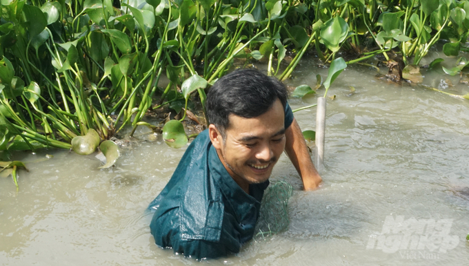 Ao nuôi ba ba của anh Thuận được vệ sinh sạch sẽ để tránh đọng thức ăn thừa dưới đáy. Ảnh: Quốc Toản.