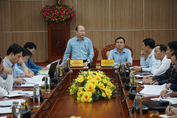 Lãnh đạo các sở, ngành họp tại UBND huyện Như Xuân, tỉnh Thanh Hóa để tháo gỡ khó khăn dự án thủy lợi Bản Mồng. Ảnh: Quốc Toản.