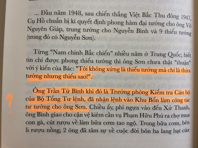 Một trong những trang sách được tác giả sáng tác lịch sử. Ảnh: Khải Mông.