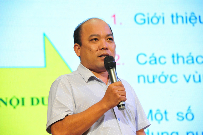 Mr. Tran Minh Tuan, Director of the Center of Irrigation Research and Water Supply at the Southern Institute of Water Resources Research speaking at the forum. 