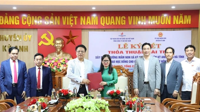 Trao Thỏa thuận tài trợ Trường Mầm non Kỳ Khang, huyện Kỳ Anh, tỉnh Hà Tĩnh.