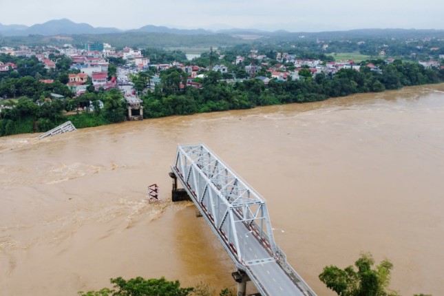 Cầu Phong Châu bị sập hồi tháng 9/2024.