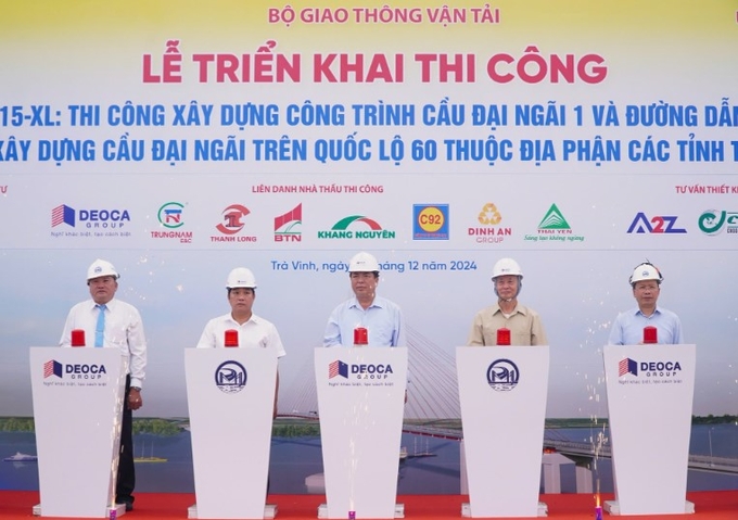 Nghi thức khởi công xây dựng cầu Đại Ngãi 1 bắc qua sông Hậu.