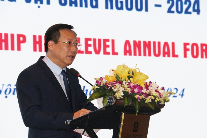 Mr. Le Duc Luan, Deputy Minister of Health, speaking at the Forum. Photo: Linh Linh.