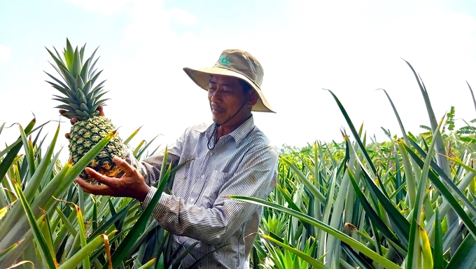 Intellectualizing farmers is a long journey that requires persistence and should be properly invested in. Photo: Kim Anh.