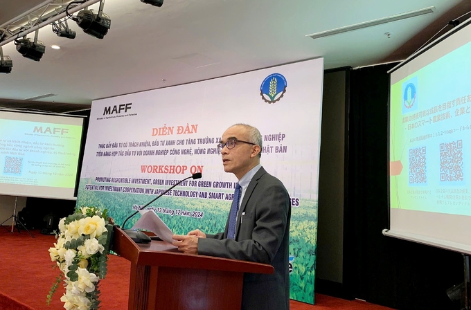 Mr. To Viet Chau, Deputy Director of the International Cooperation Department, gave a speech at the Workshop on Promoting Responsible Investment, Green Investment for Green Growth in the Agriculture. Photo: Kieu Chi. 