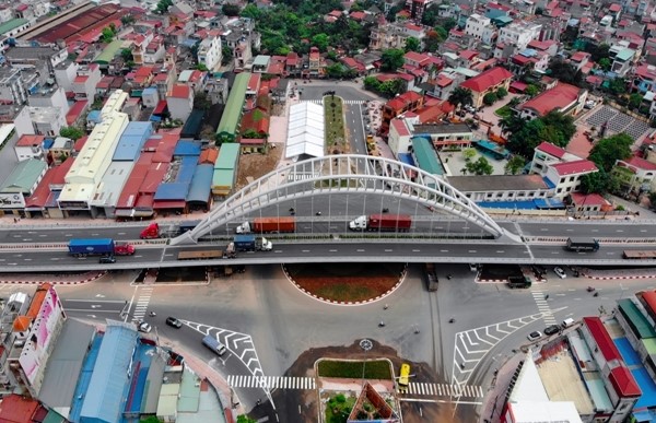 Sở Giao thông Vận tải Hải Phòng vừa có thông báo phân luồng giao thông tạm thời qua cầu vượt Nguyễn Văn Linh.