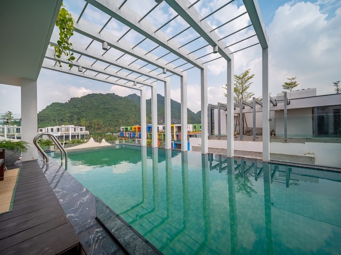 Bể bơi khoáng nóng trên tầng thượng villa đẳng cấp tại khu đô thị Flamingo Golden Hill. Ảnh: CĐT.