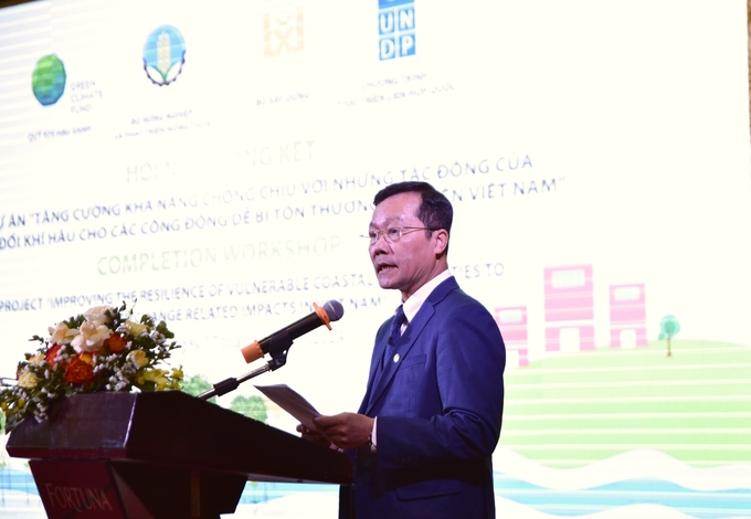 Mr. Nguyen Van Tien, Deputy Director of the Department of Dike Management and Disaster Prevention, delivered the opening speech at the project closing conference. Photo: Kieu Chi.