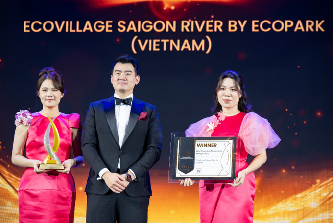 Đại diện nhà sáng lập Ecopark- chủ đầu tư Ecovillage Saigon River nhận giải thưởng Khu đô thị Thiết kế quy hoạch tổng thể tốt nhất châu Á.