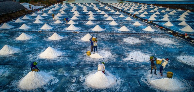 Bac Lieu is proud to be one of the localities with a long-standing tradition of salt making, preserved for hundreds of years.