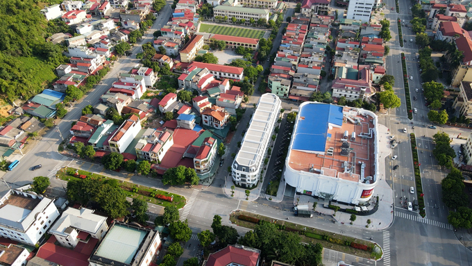 Một số tập đoàn lớn đã đầu tư hạ tầng dịch vụ tại thành phố Bắc Kạn. Ảnh: Sơn Lâm.