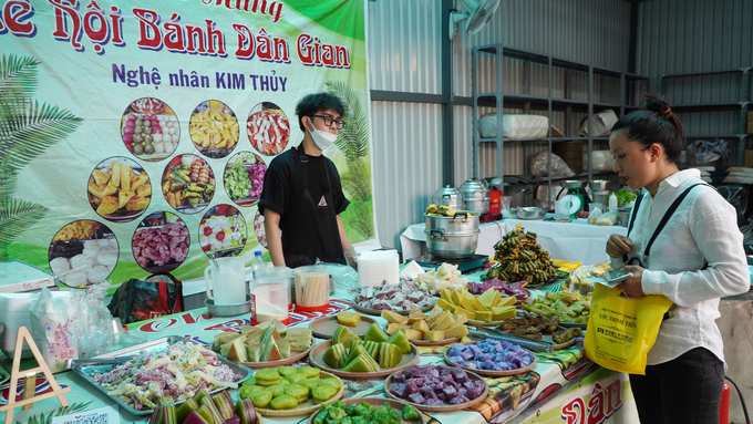 Lễ hội bánh dân gian. Ảnh: Nguyễn Thủy.