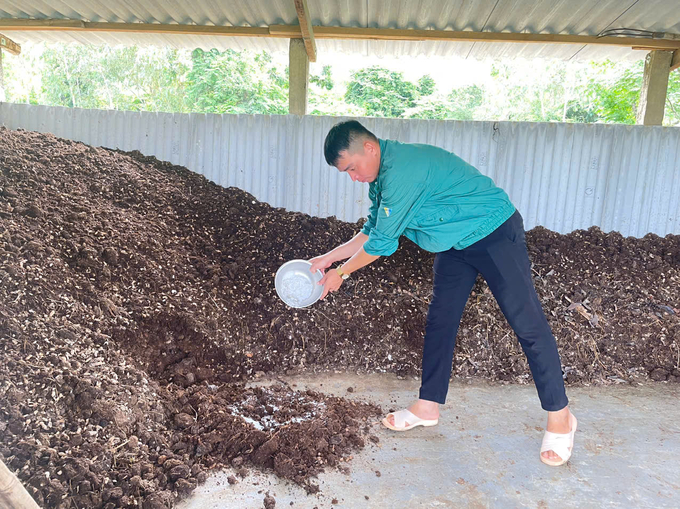 It is necessary to promote propaganda and have policies to encourage the use of organic fertilizers to improve soil in the Central Highlands. Photo: NNVN.