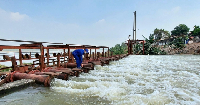 Nhờ sự tham mưu kịp thời của Cục Thủy lợi, công tác vận hành công trình thủy lợi, điều tiết nước các hồ chứa thủy điện linh hoạt, tiết kiệm, đảm bảo lấy đủ nước phục vụ sản xuất nông nghiệp. Ảnh: Trung Quân.