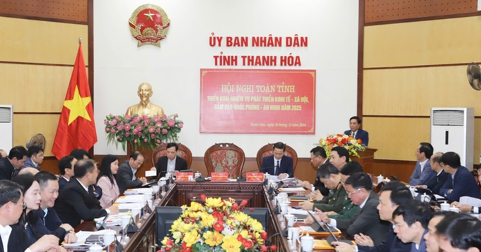 Toàn cảnh hội nghị triển khai nhiệm vụ phát triển kinh tế - xã hội, đảm bảo quốc phòng - an ninh năm 2025. Ảnh: BTH.