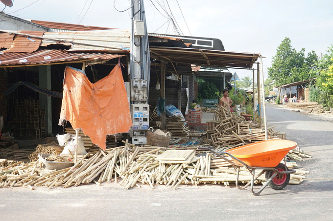 Phường Long Thành Trung được mệnh danh là 'đại bản doanh' của nghề mây - tre – lá. Ảnh: Trần Trung.