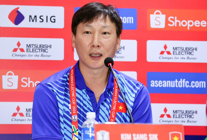 HLV Kim Sang Sik đang được dự báo sẽ có chiến thắng lịch sử tại ASEAN Cup 2024. Ảnh: VFF.