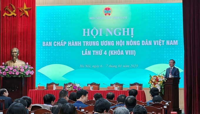 Chủ tịch Trung ương Hội Nông dân Việt Nam Lương Quốc Đoàn phát biểu khai mạc Hội nghị lần thứ 4 Ban chấp hành Trung ương Hội Nông dân Việt Nam khóa VIII. Ảnh: Bảo Thắng.