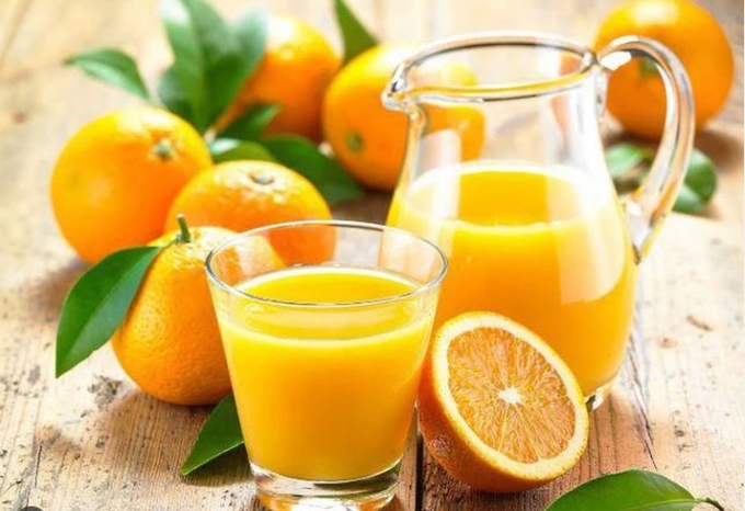 Nước cam có nhiều vitamin C tập trung, một loại vitamin tan trong nước, có tác dụng chống oxy hóa tăng cường hệ miễn dịch. Ảnh: Internet.