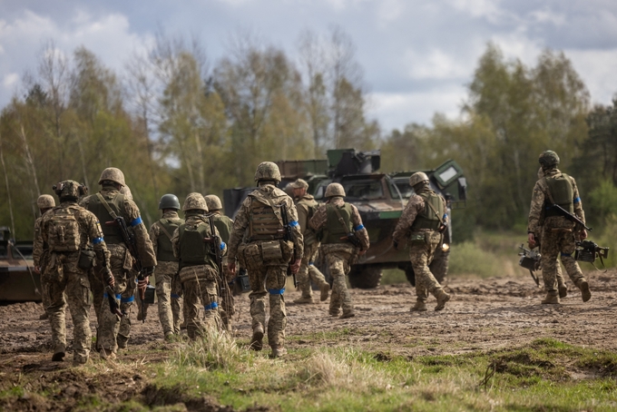 Binh lính Ukraine tham gia huấn luyện quân sự tại Pháp hồi tháng 4/2024. Ảnh: Getty.