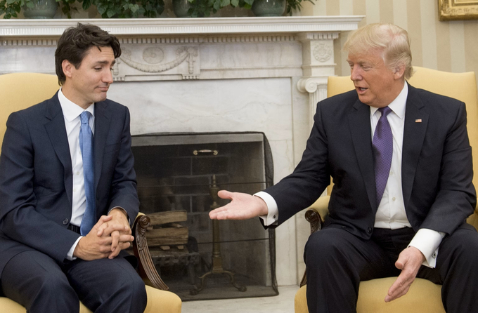 Tổng thống Donald Trump và Thủ tướng Canada Justin Trudeau họp tại Phòng Bầu dục của Nhà Trắng hồi tháng 2/2017. Ảnh: Getty.